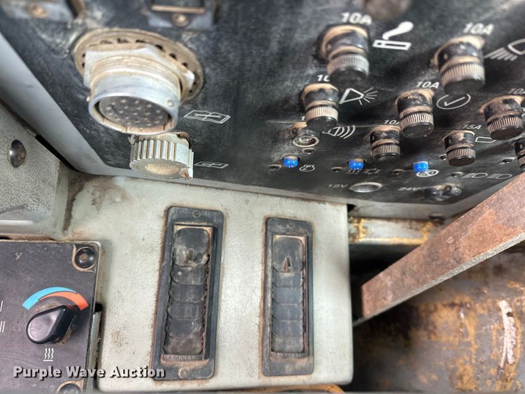 image for item FK1651 2000 Caterpillar D400E Series II articulated haul truck