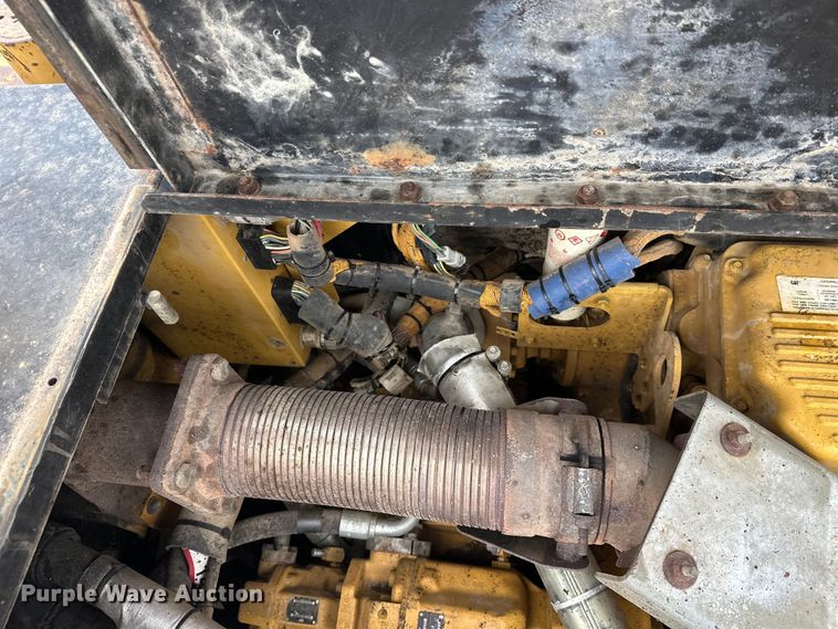 image for item FK1651 2000 Caterpillar D400E Series II articulated haul truck