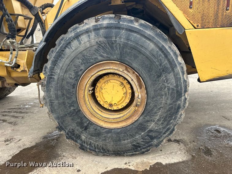 image for item FK1651 2000 Caterpillar D400E Series II articulated haul truck