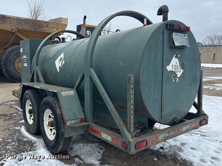 image for item FK1652 Fuel tank trailer