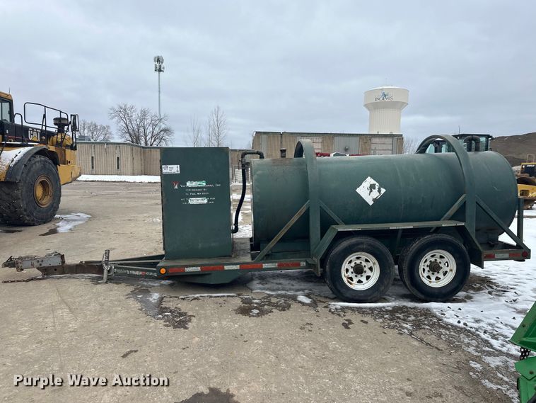 image for item FK1652 Fuel tank trailer