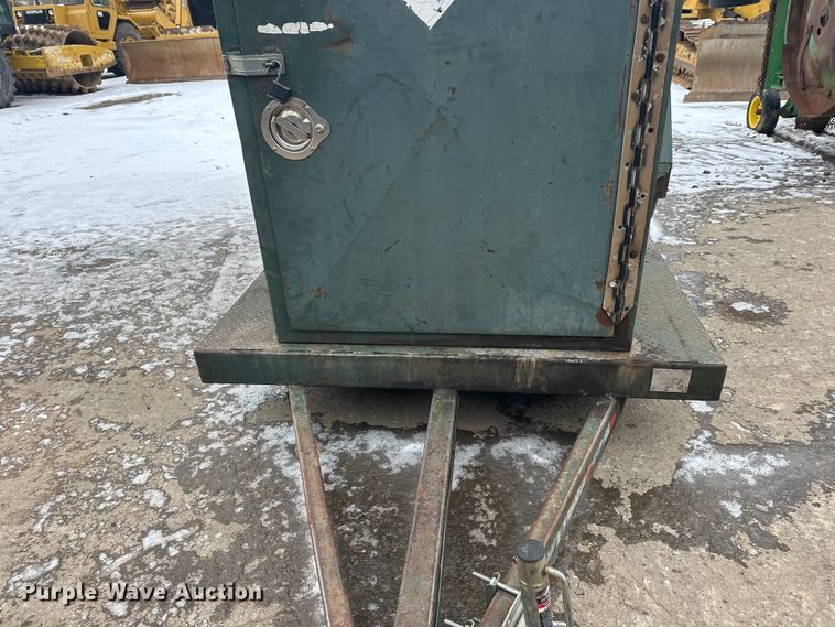 image for item FK1652 Fuel tank trailer