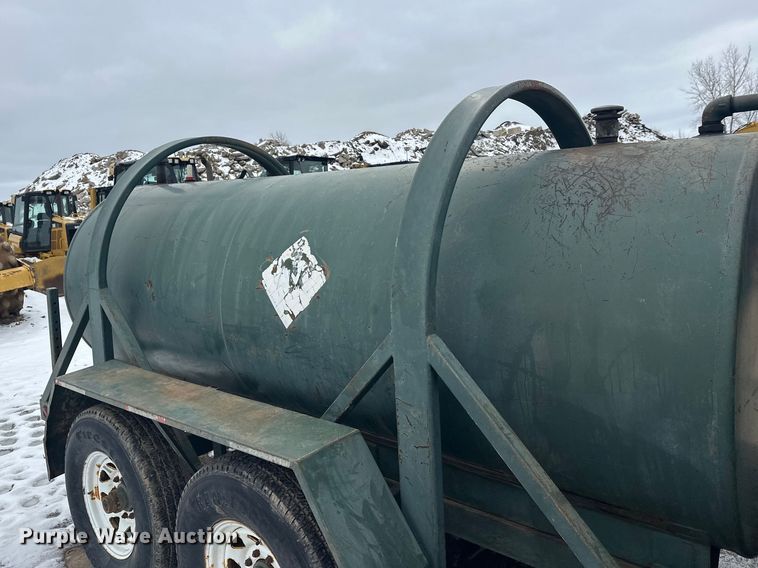 image for item FK1652 Fuel tank trailer