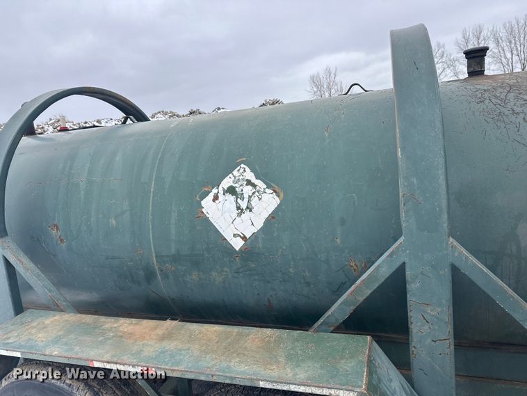 image for item FK1652 Fuel tank trailer