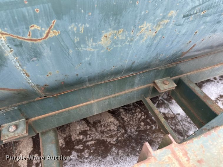 image for item FK1652 Fuel tank trailer