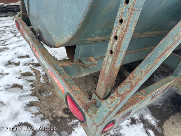 image for item FK1652 Fuel tank trailer