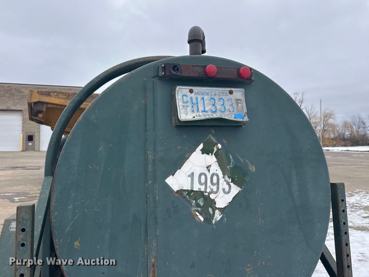 image for item FK1652 Fuel tank trailer