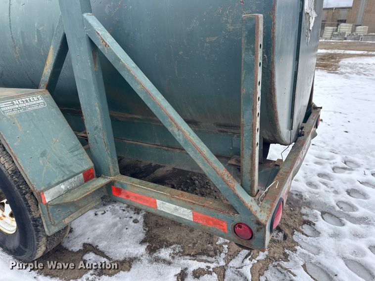 image for item FK1652 Fuel tank trailer