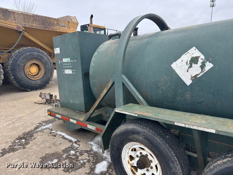 image for item FK1652 Fuel tank trailer