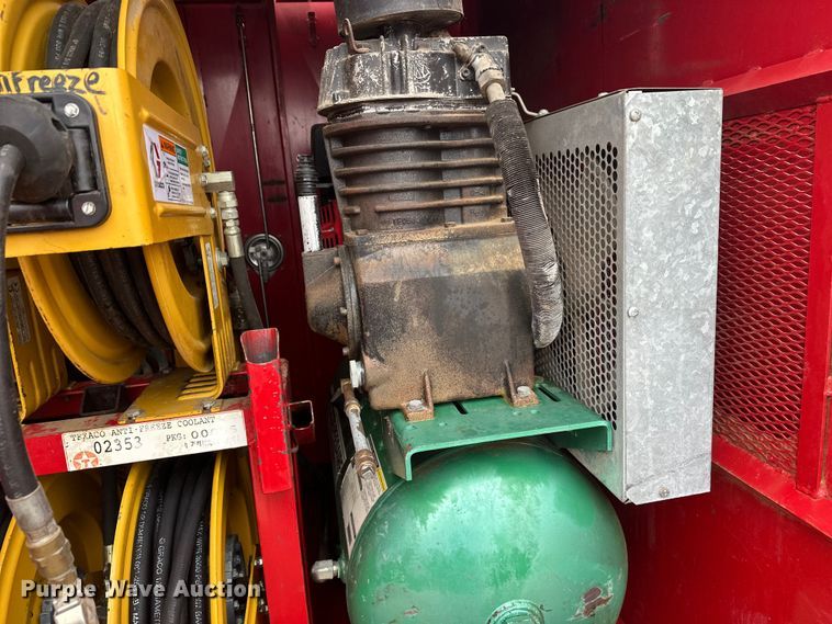 image for item FK1654 Fuel and lube trailer