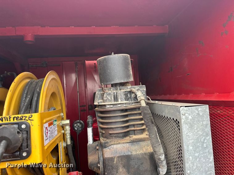 image for item FK1654 Fuel and lube trailer