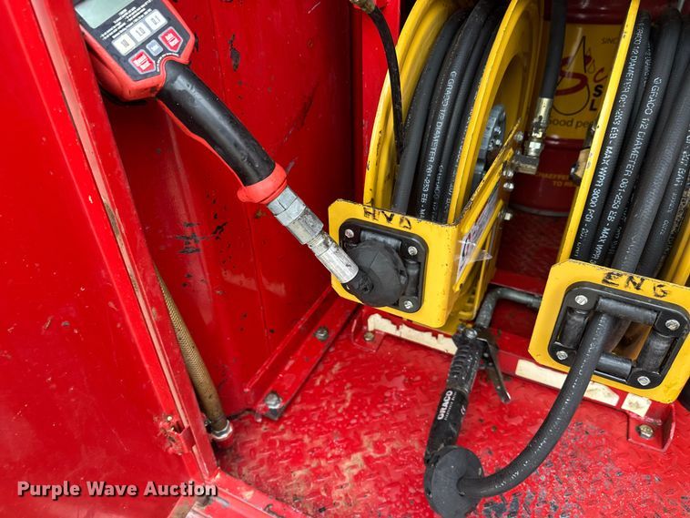 image for item FK1654 Fuel and lube trailer