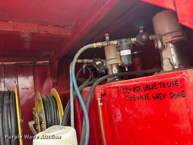 image for item FK1654 Fuel and lube trailer