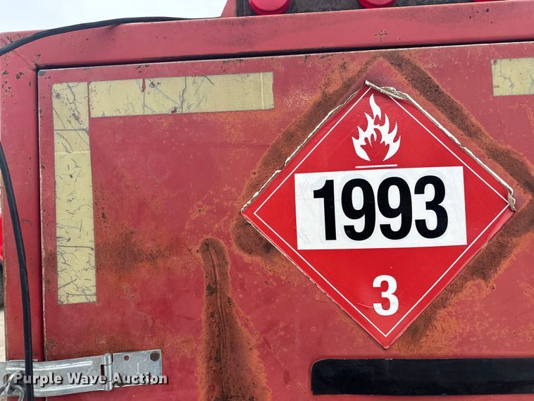 image for item FK1654 Fuel and lube trailer