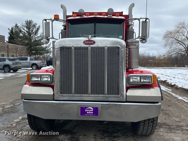 image for item FK1655 2006 Peterbilt 379 dump truck