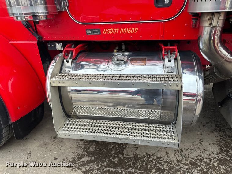 image for item FK1655 2006 Peterbilt 379 dump truck