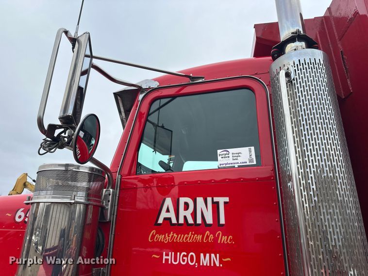 image for item FK1655 2006 Peterbilt 379 dump truck