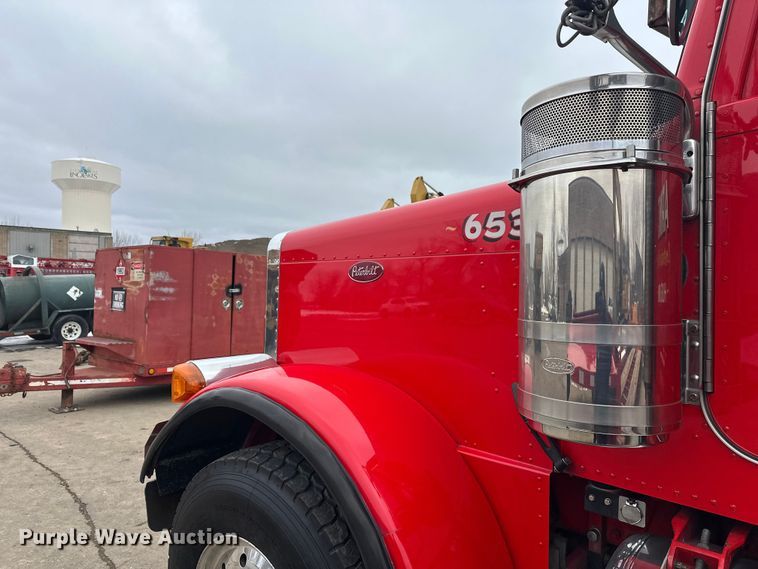 image for item FK1655 2006 Peterbilt 379 dump truck