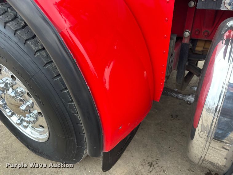 image for item FK1655 2006 Peterbilt 379 dump truck