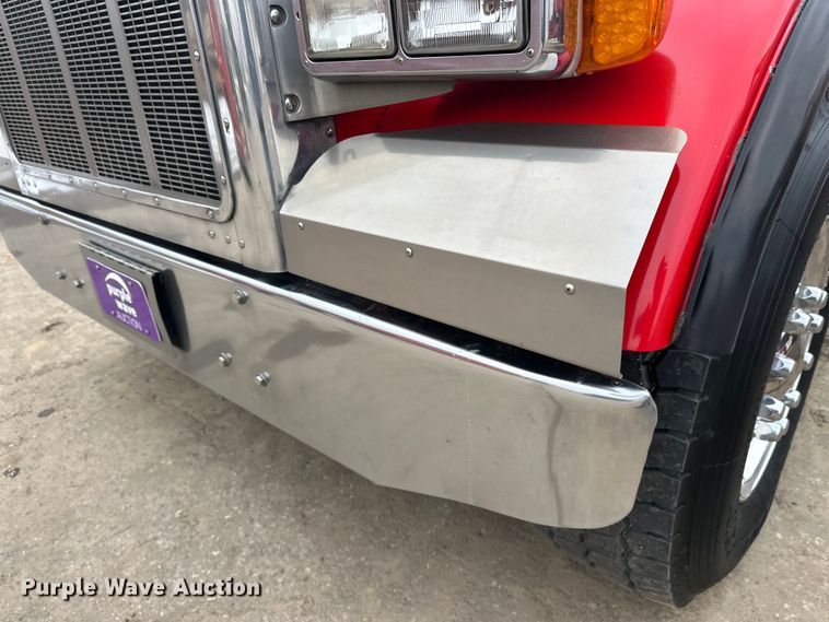 image for item FK1655 2006 Peterbilt 379 dump truck