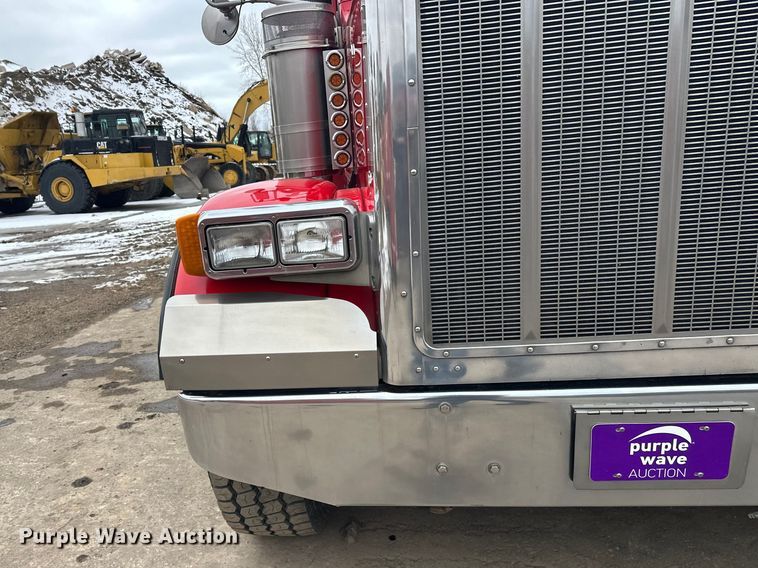 image for item FK1655 2006 Peterbilt 379 dump truck