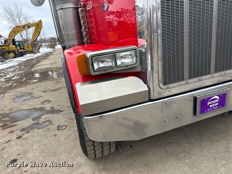 image for item FK1655 2006 Peterbilt 379 dump truck