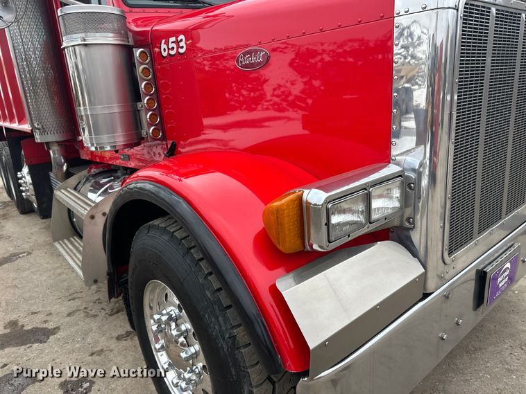 image for item FK1655 2006 Peterbilt 379 dump truck