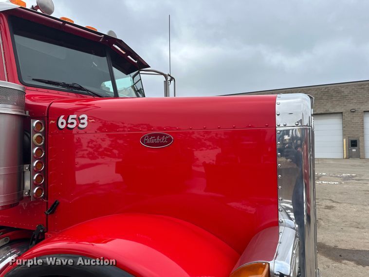 image for item FK1655 2006 Peterbilt 379 dump truck