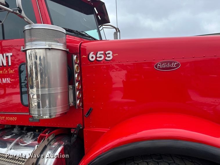 image for item FK1655 2006 Peterbilt 379 dump truck