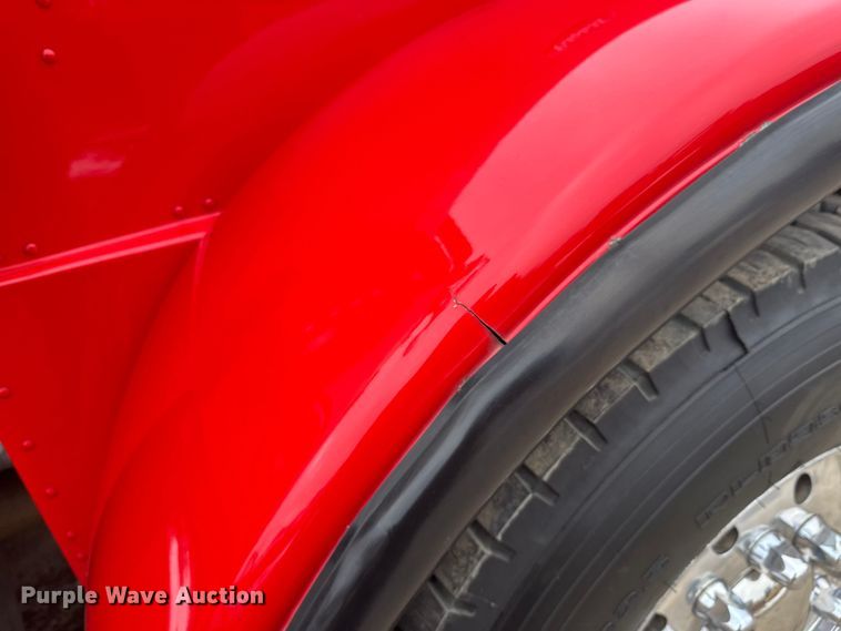 image for item FK1655 2006 Peterbilt 379 dump truck