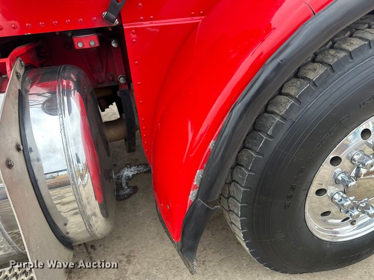 image for item FK1655 2006 Peterbilt 379 dump truck