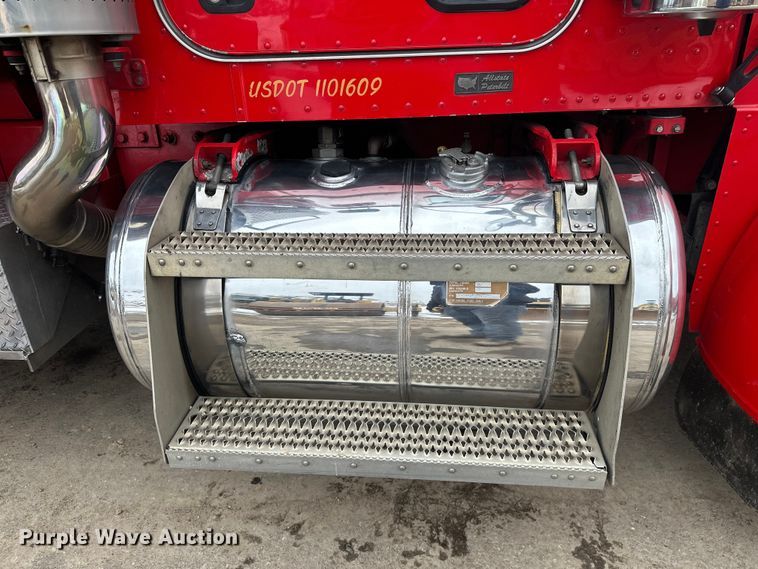 image for item FK1655 2006 Peterbilt 379 dump truck