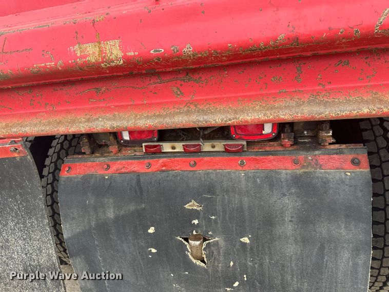 image for item FK1655 2006 Peterbilt 379 dump truck