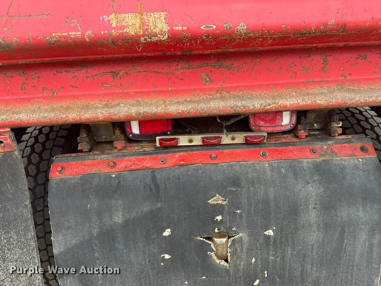 image for item FK1655 2006 Peterbilt 379 dump truck