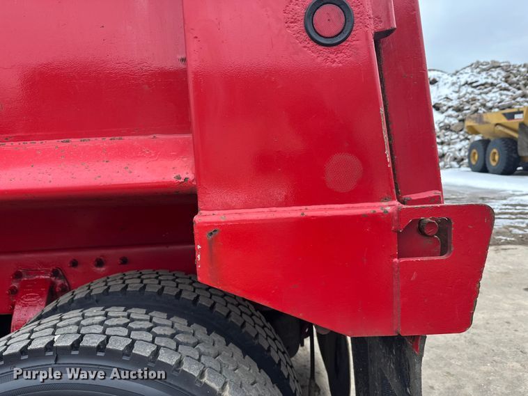 image for item FK1655 2006 Peterbilt 379 dump truck