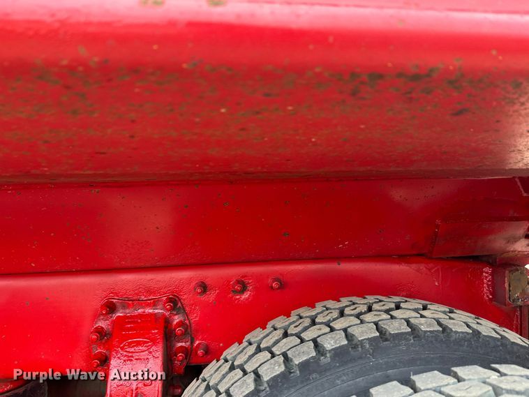 image for item FK1655 2006 Peterbilt 379 dump truck