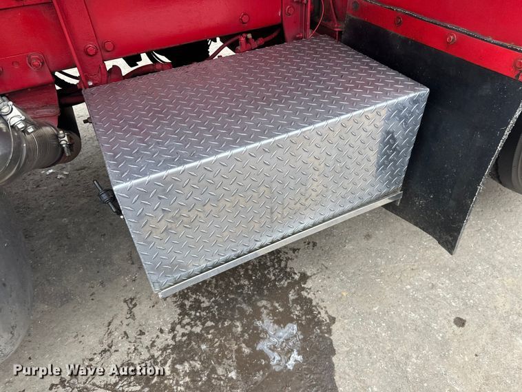 image for item FK1655 2006 Peterbilt 379 dump truck