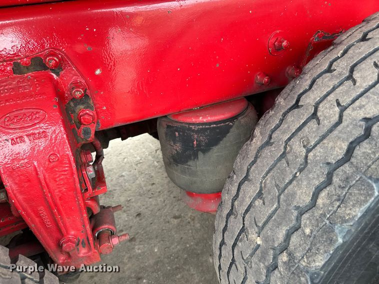 image for item FK1655 2006 Peterbilt 379 dump truck