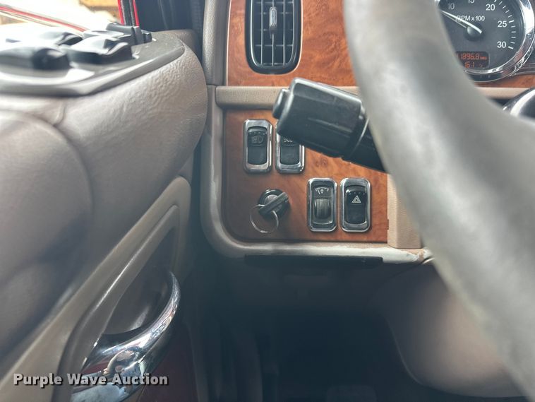 image for item FK1655 2006 Peterbilt 379 dump truck