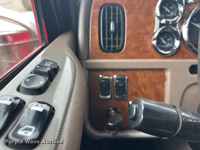 image for item FK1655 2006 Peterbilt 379 dump truck