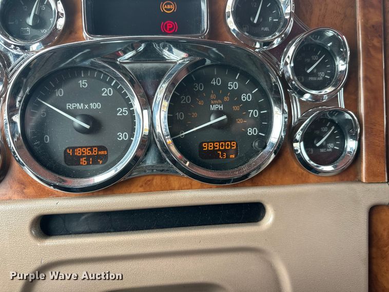 image for item FK1655 2006 Peterbilt 379 dump truck