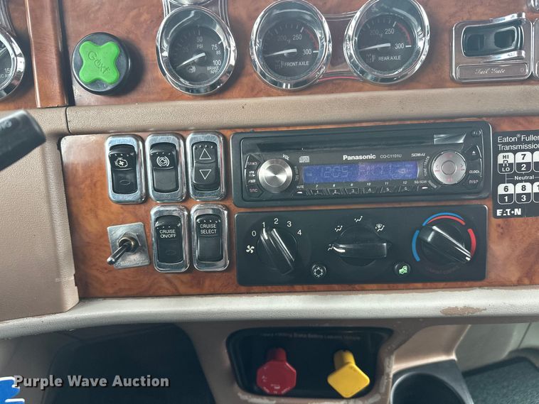 image for item FK1655 2006 Peterbilt 379 dump truck