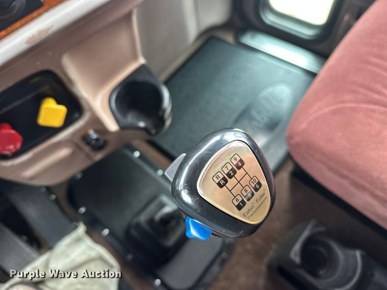 image for item FK1655 2006 Peterbilt 379 dump truck