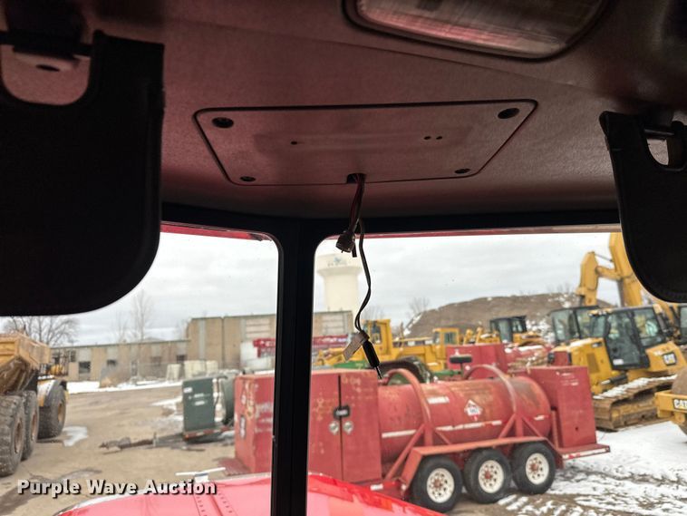 image for item FK1655 2006 Peterbilt 379 dump truck