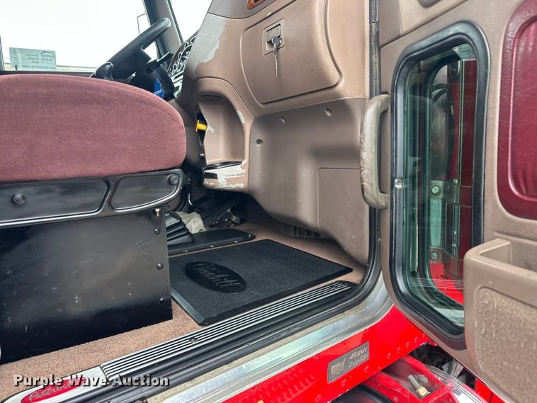 image for item FK1655 2006 Peterbilt 379 dump truck