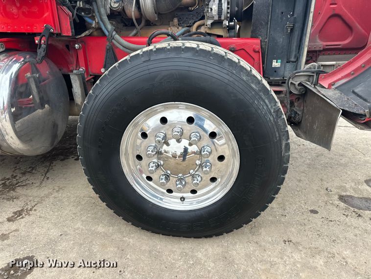 image for item FK1655 2006 Peterbilt 379 dump truck