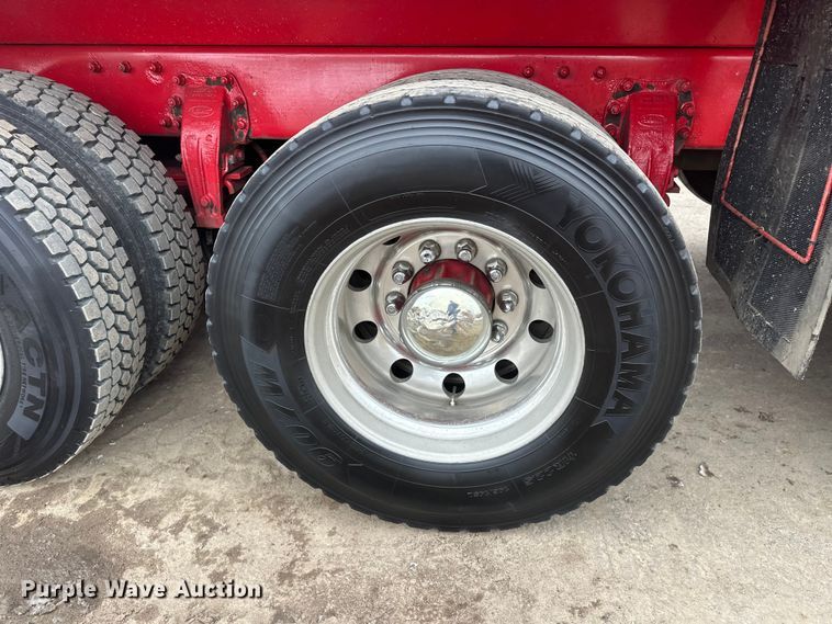 image for item FK1655 2006 Peterbilt 379 dump truck