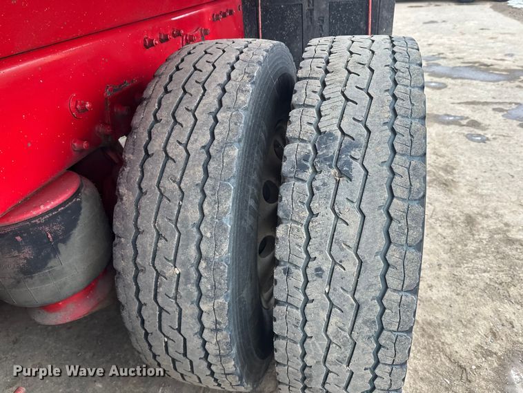 image for item FK1655 2006 Peterbilt 379 dump truck