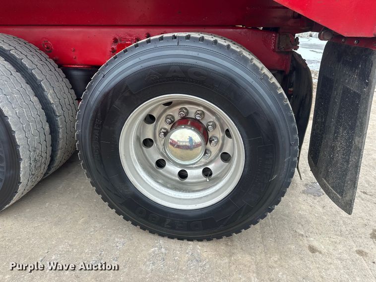 image for item FK1655 2006 Peterbilt 379 dump truck