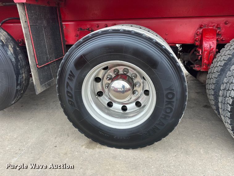 image for item FK1655 2006 Peterbilt 379 dump truck